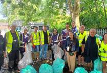 Image Of Coalshaw Green Park Litter Pick With Red Rose Recovery