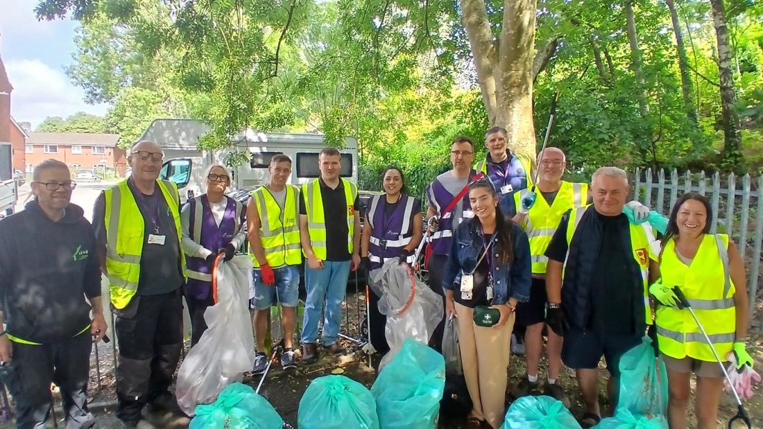 Image Of Coalshaw Green Park Litter Pick With Red Rose Recovery