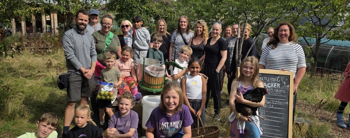 Background Image - We funded a summer project allowing people to pick their own free fruit at a community orchard