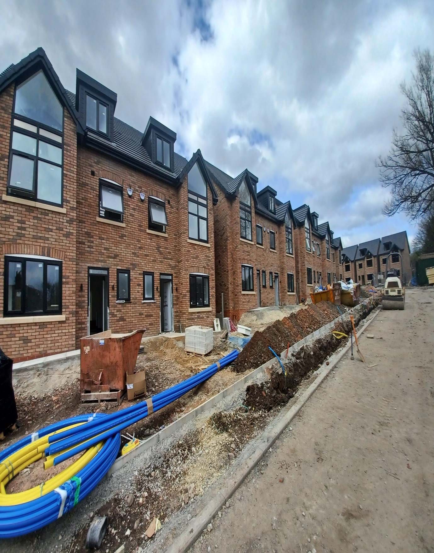 We are working with KMM homes to deliver eight high quality, energy efficient new homes for shared ownership. at Ridge Hill in Stalybridge.