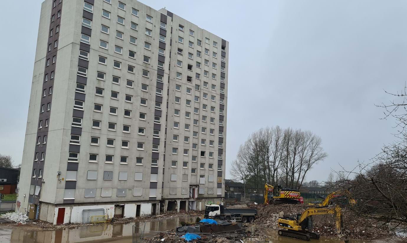 Demolition of Oldham towerblocks underway to make way for eco-friendly homes