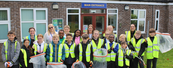 Background Image - Holts community come together for street clean up ahead of Walk to School Month